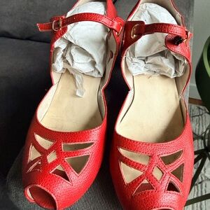 Retro Peep-toe red leather heels